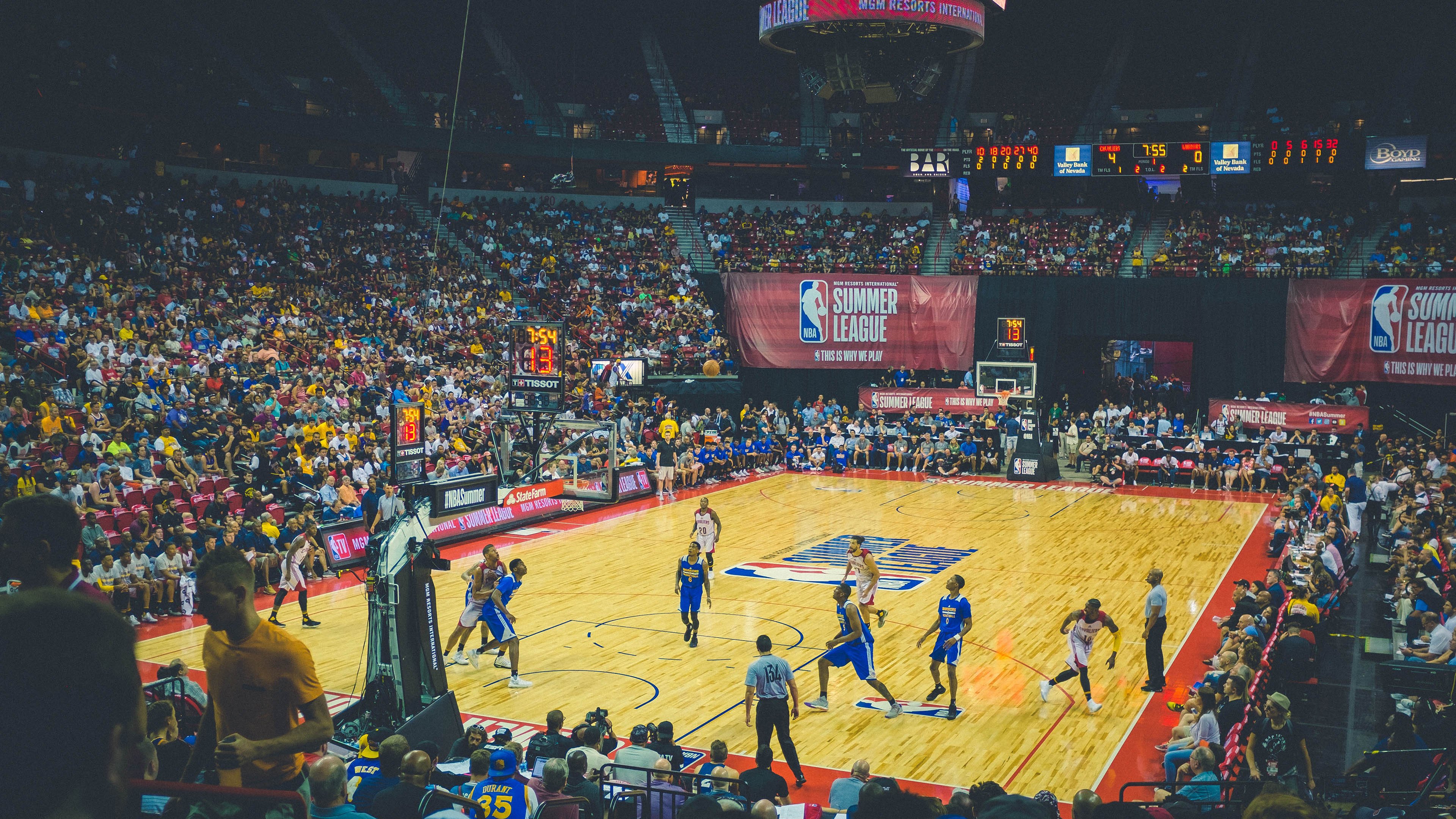 苏炳添赛后谦逊发言登热搜,纽约尼克斯大胜拜仁慕尼黑引发热议