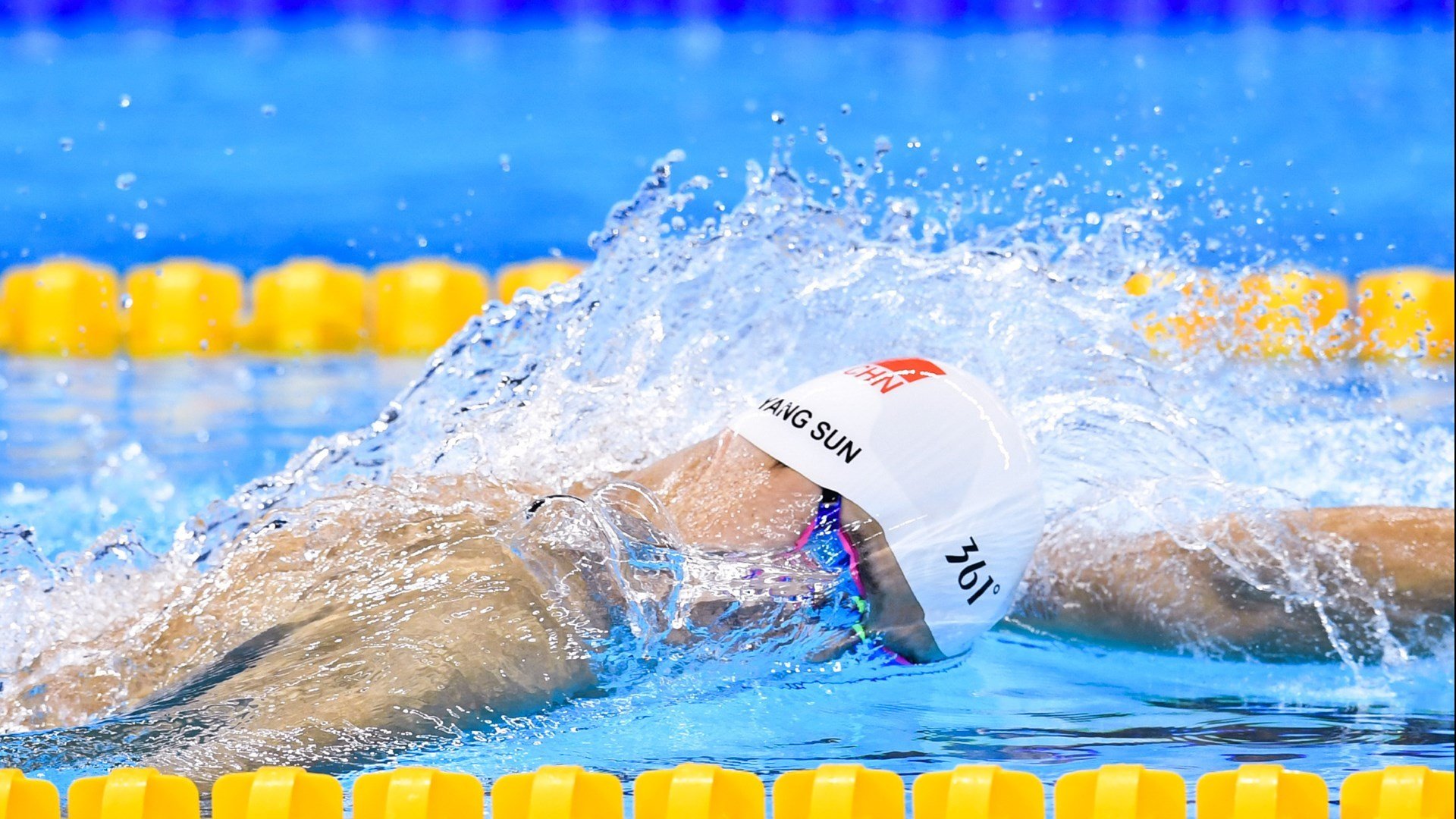 切尔西季后赛险胜利雅得新月，若昂·菲利克斯砍下10记关键球，全场沸腾